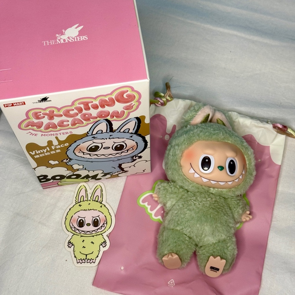AUTHENTIC POP MART Exciting Macarons Labubu - Green Grape